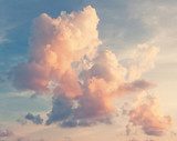 Abendliche Wolkenpracht aus Pastelltönen