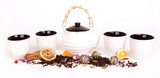 Elegantes Teeset mit Gewürzen