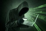 Geheimnisvoller Hacker im Dunkeln