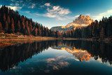 Herbstlicher Bergzauber am See