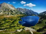 Majestätische Alpenidylle am Bergsee