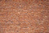 Rostrote Backsteinwand mit Charakter