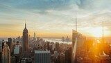 Urbaner Sonnenuntergang über der Skyline