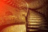 Vintage-Treppe mit warmem Retro-Charme