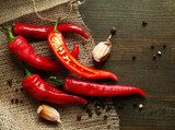 Würzige Komposition aus Chili und Knoblauch