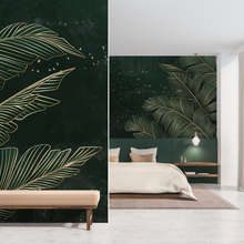 Goldene-blatter-auf-smaragdgrunem-tropenhintergrund-fototapete-fur-schlafzimmer-fototapeten-demural