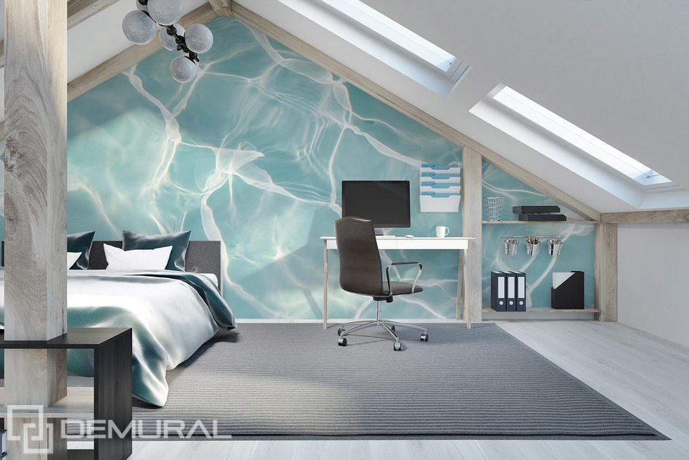 Türkisfarbene Wasseroberfläche mit Lichtreflexen Fototapete für Schlafzimmer Fototapeten Demural