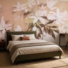 Zarte-lichtspiele-auf-floralem-motiv-fototapete-fur-schlafzimmer-fototapeten-demural