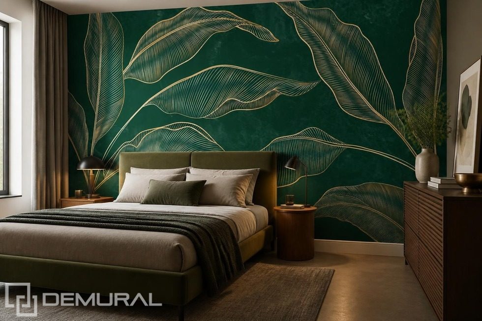 Großformatige Komposition goldener Blätter vor dunklem Hintergrund Fototapete für Schlafzimmer Fototapeten Demural